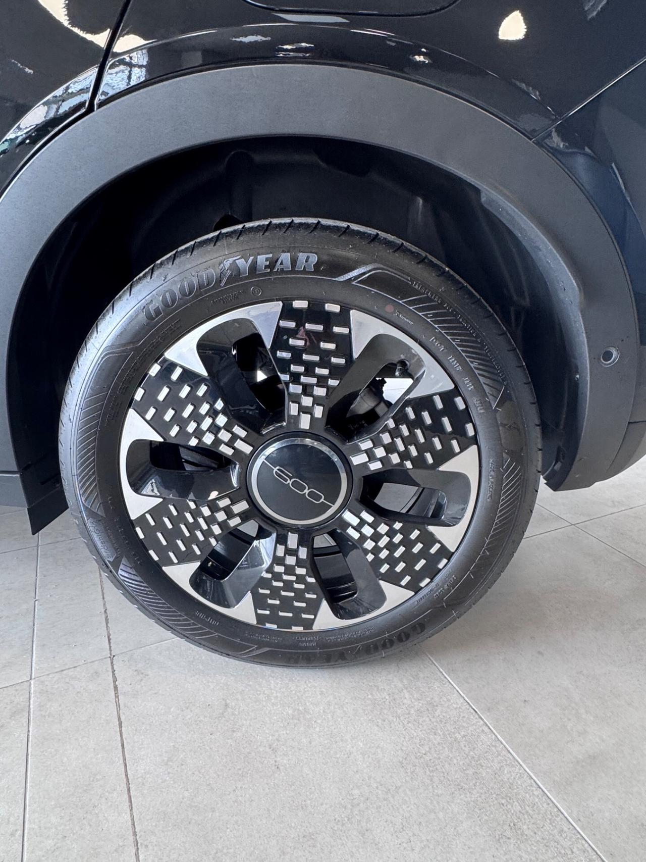 FIAT 600 HYBRID AUTOMATICA LA PRIMA MY2025