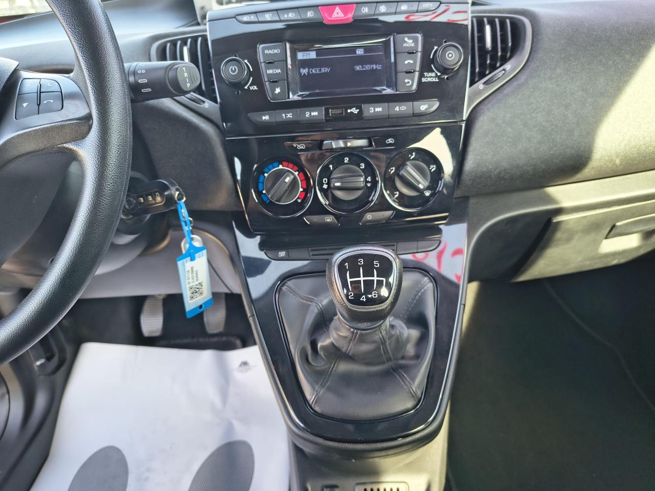 Lancia Ypsilon 1.0 Hybrid 5 PORTE * OK NEOPATENTATI