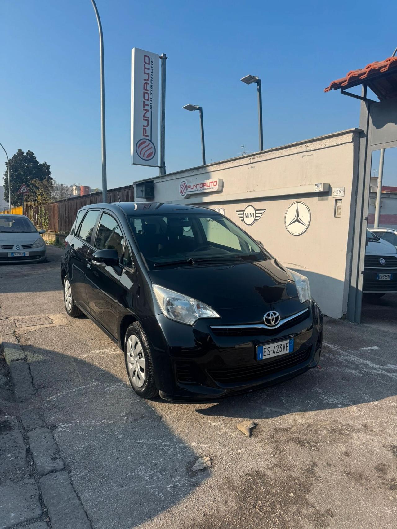 Toyota Verso-S Verso-S 1.3 Lounge mt