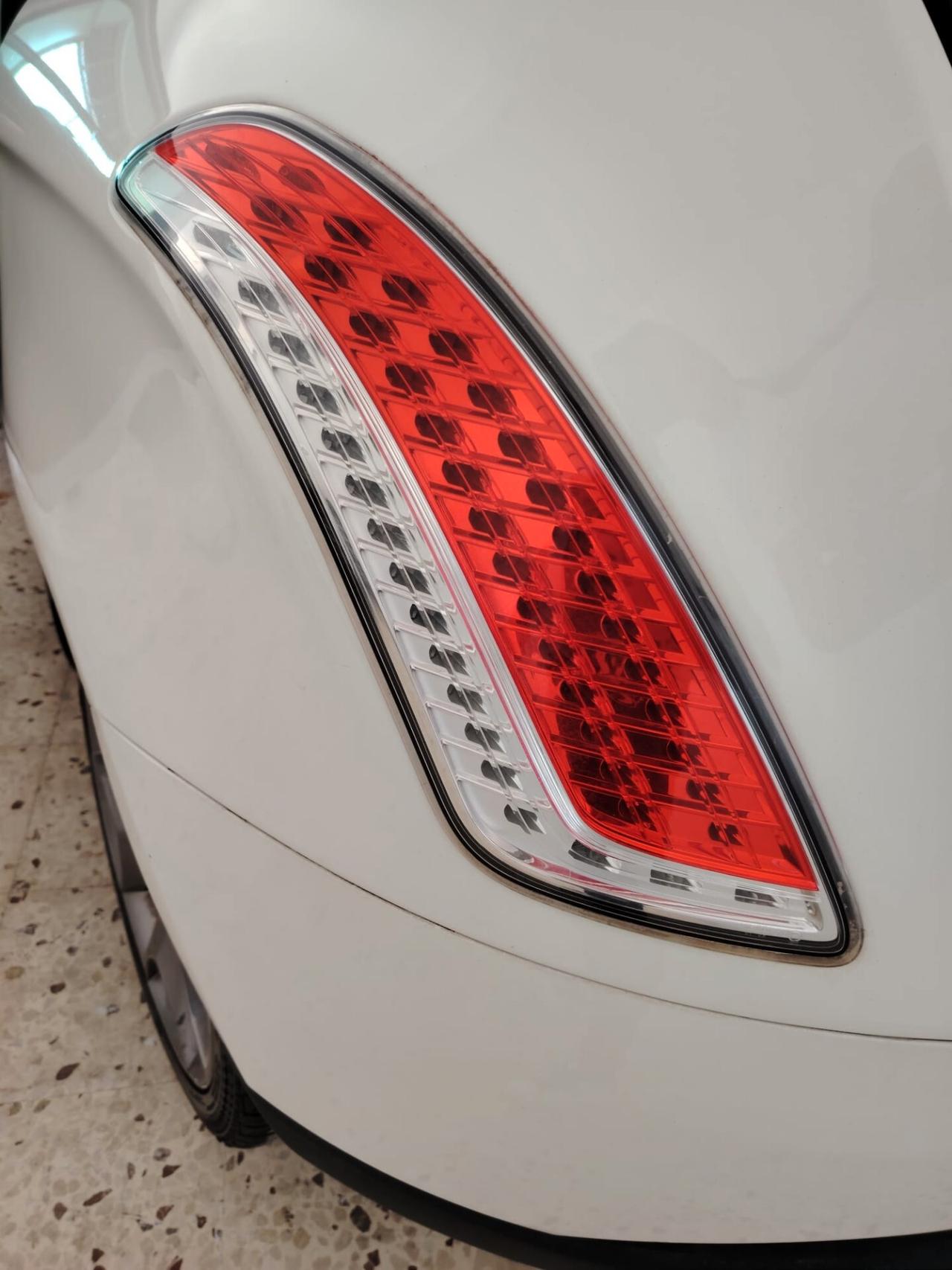 Lancia Delta 1.6 MJT DPF Silver 120 cv
