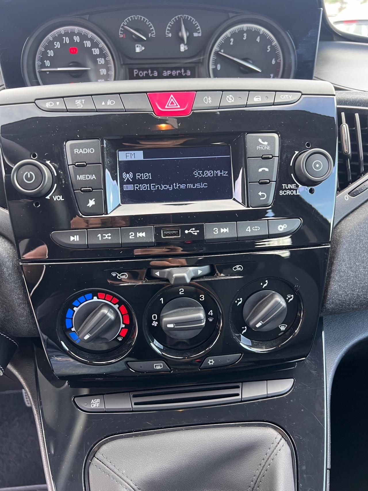 Lancia Ypsilon 1.0 FireFly 5 porte S&S Hybrid Ecochic Silver