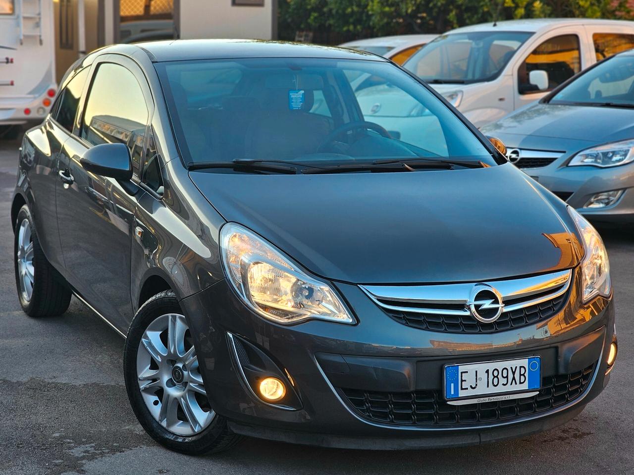 Opel Corsa 1.2 3 porte Club