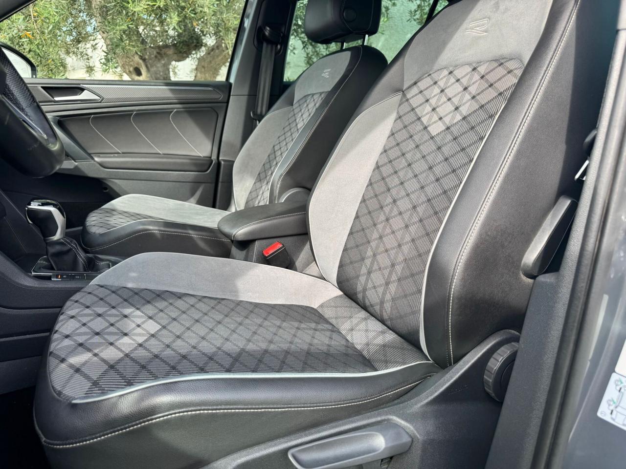 Volkswagen Tiguan 2.0 TDI 150 CV SCR DSG 4MOTION R-Line IVA ESPOSTA