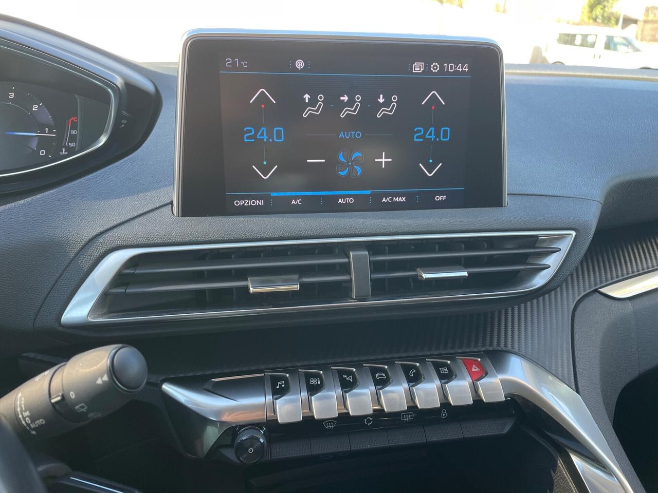 Peugeot 3008 Allure gancio traino Garanzia