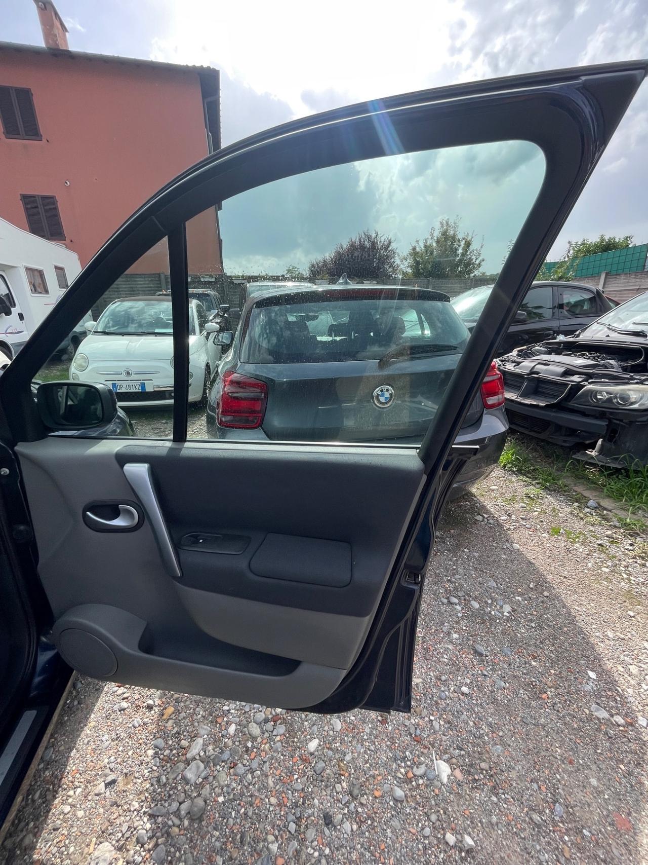 Renault Scenic Grand Scénic 1.5 dCi/105CV PlayStation Portable