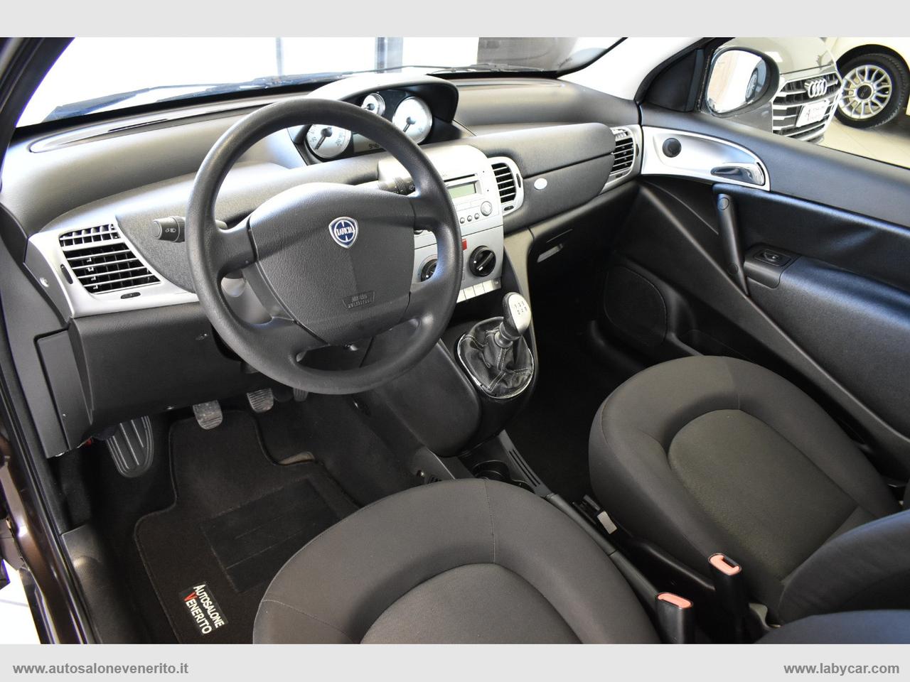 LANCIA Ypsilon 1.2 69 CV Unyca