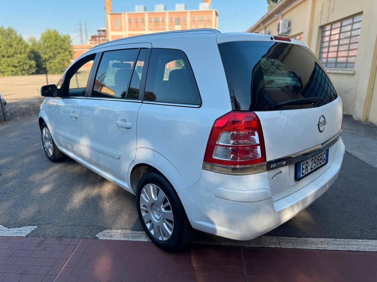 Opel Zafira Anno 2013 1.6 Benz/Metano 7 POSTI 150CV