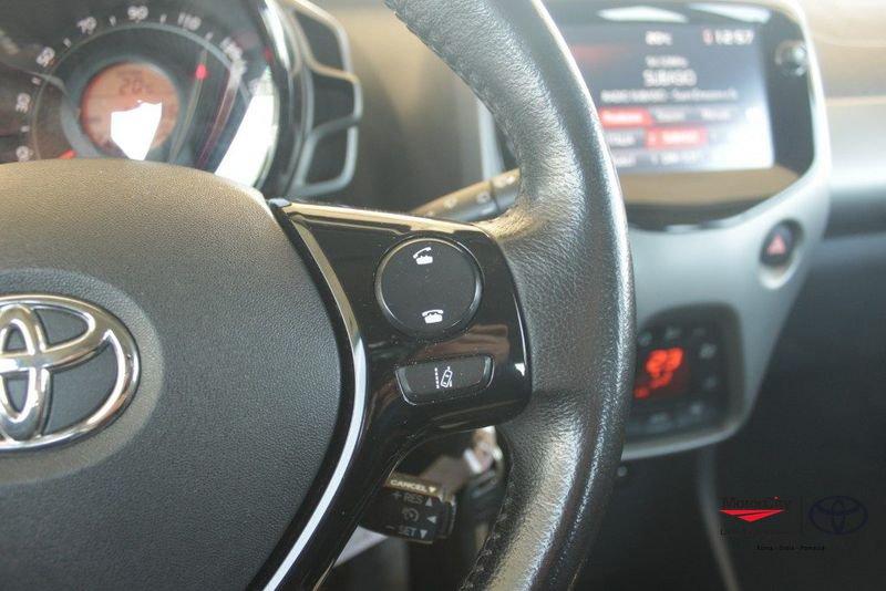 Toyota Aygo Connect 1.0 VVT-i 72 CV 5 porte x-play
