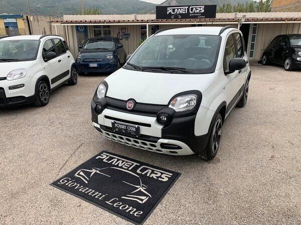 Fiat Panda 1.0 Hybrid City Cross full