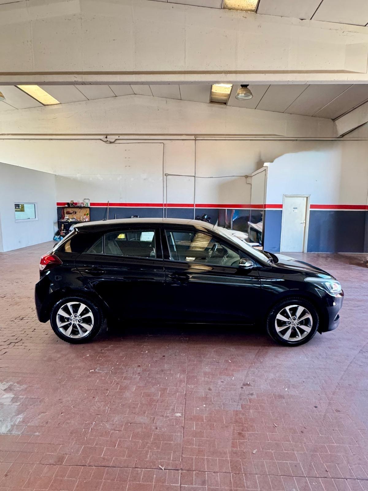 Hyundai i20 1.2 MPI MT GPL Connectline