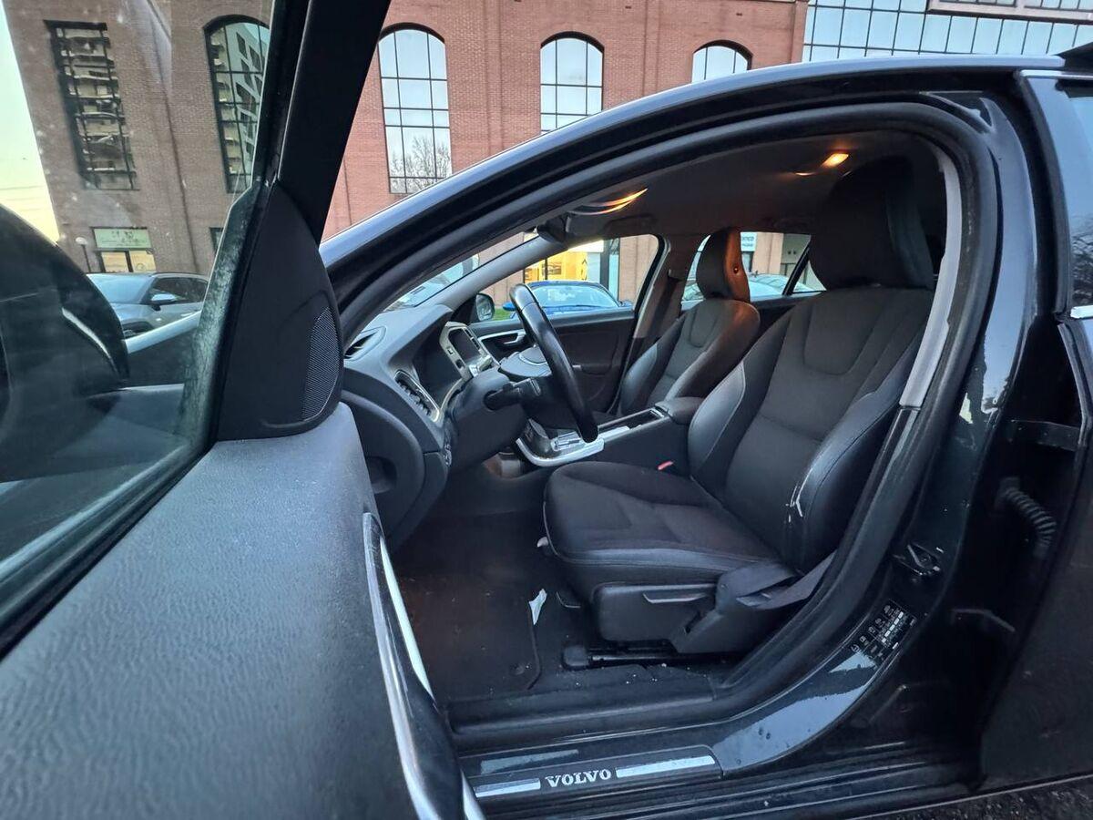 Volvo V60 V60 2.0 D4 ved (d3) Momentum geartronic