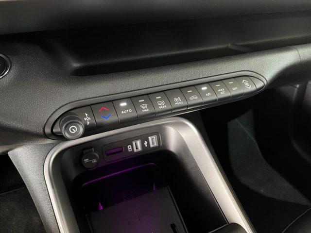 JEEP Avenger 1.2 T Summit "18 BLACK/F.LED/TELEC.+PARK PLUS