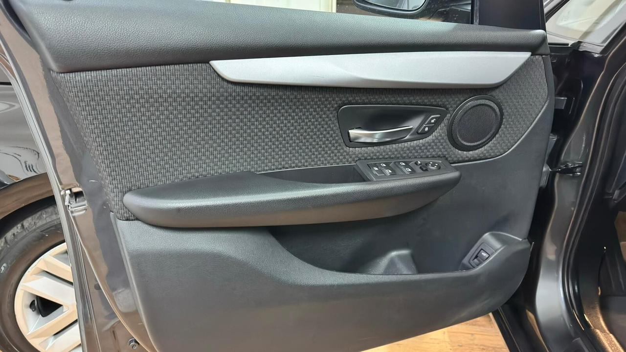 Bmw 2er Active Tourer 216d Luxury