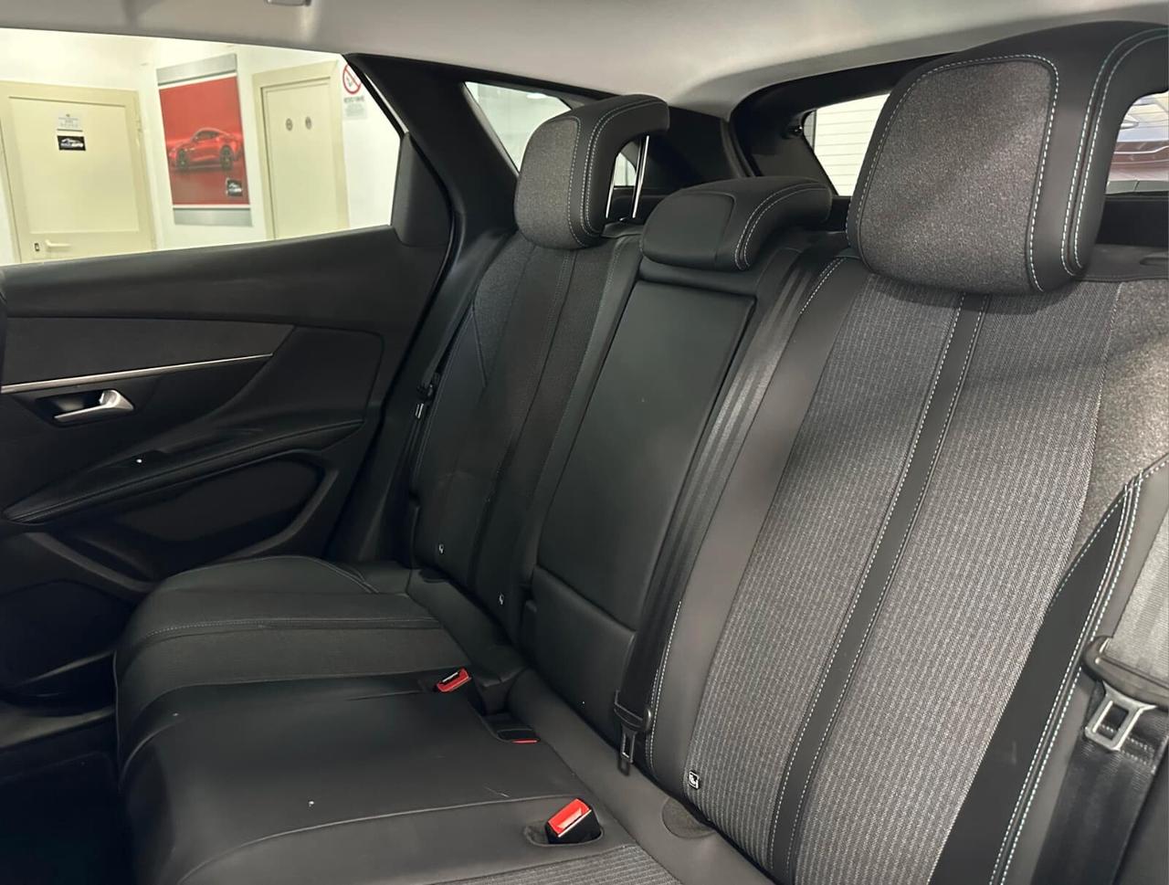 Peugeot 3008 BlueHDi 130 S&S EAT8 Allure