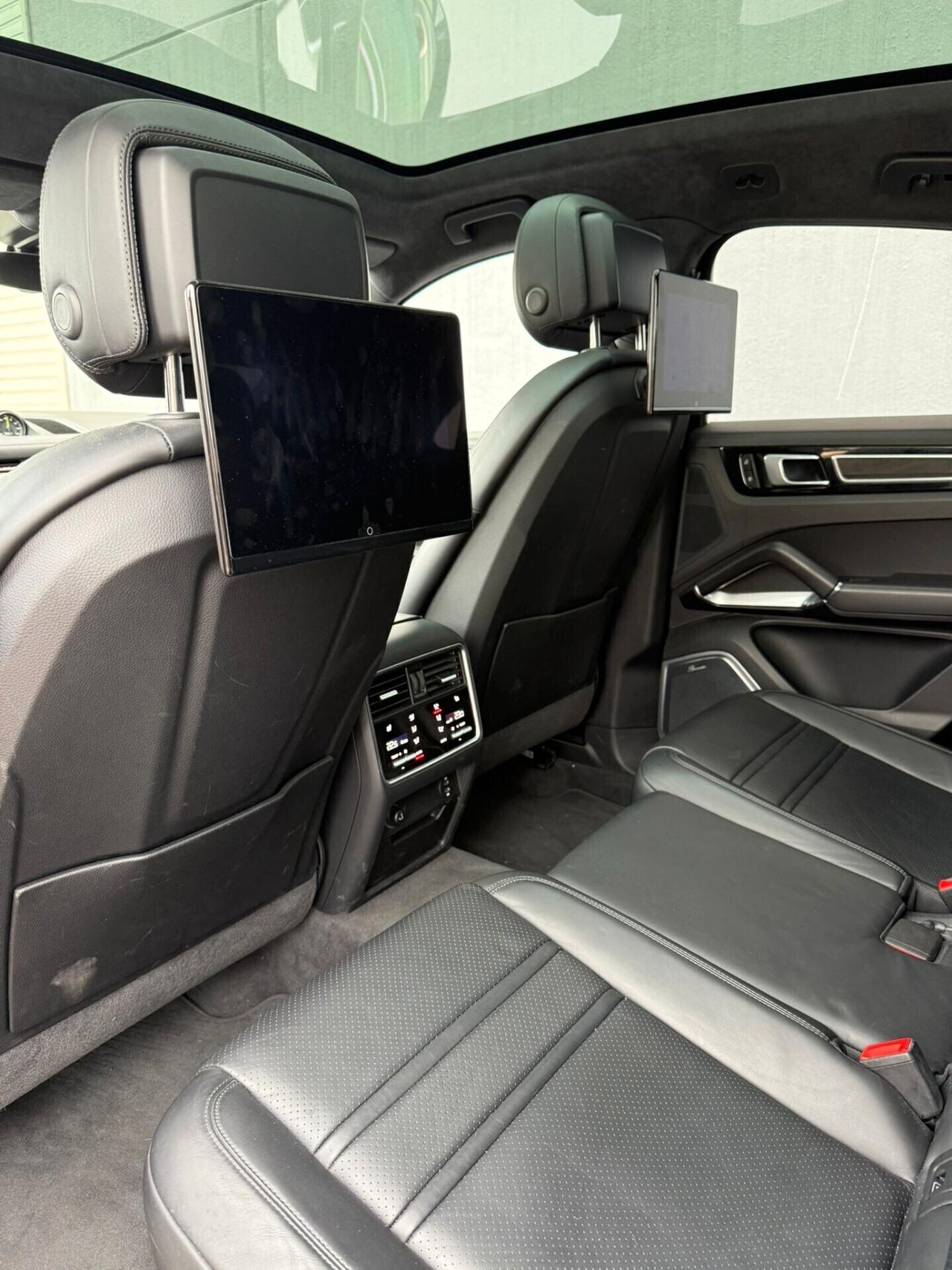 Porsche Cayenne Coupé 4.0 V8 Turbo S E-Hybrid 680 cv,