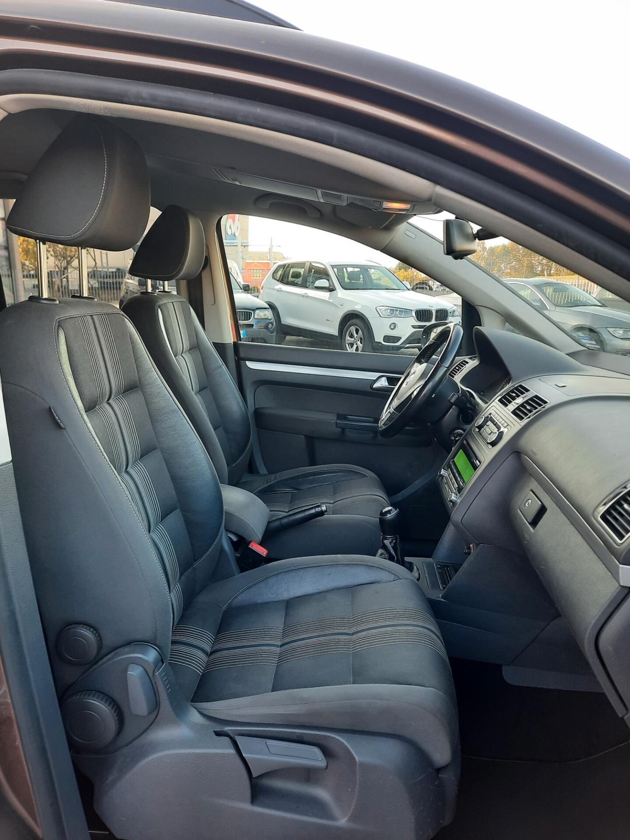 Volkswagen Touran 1.6 TDI Comfortline 7 POSTI