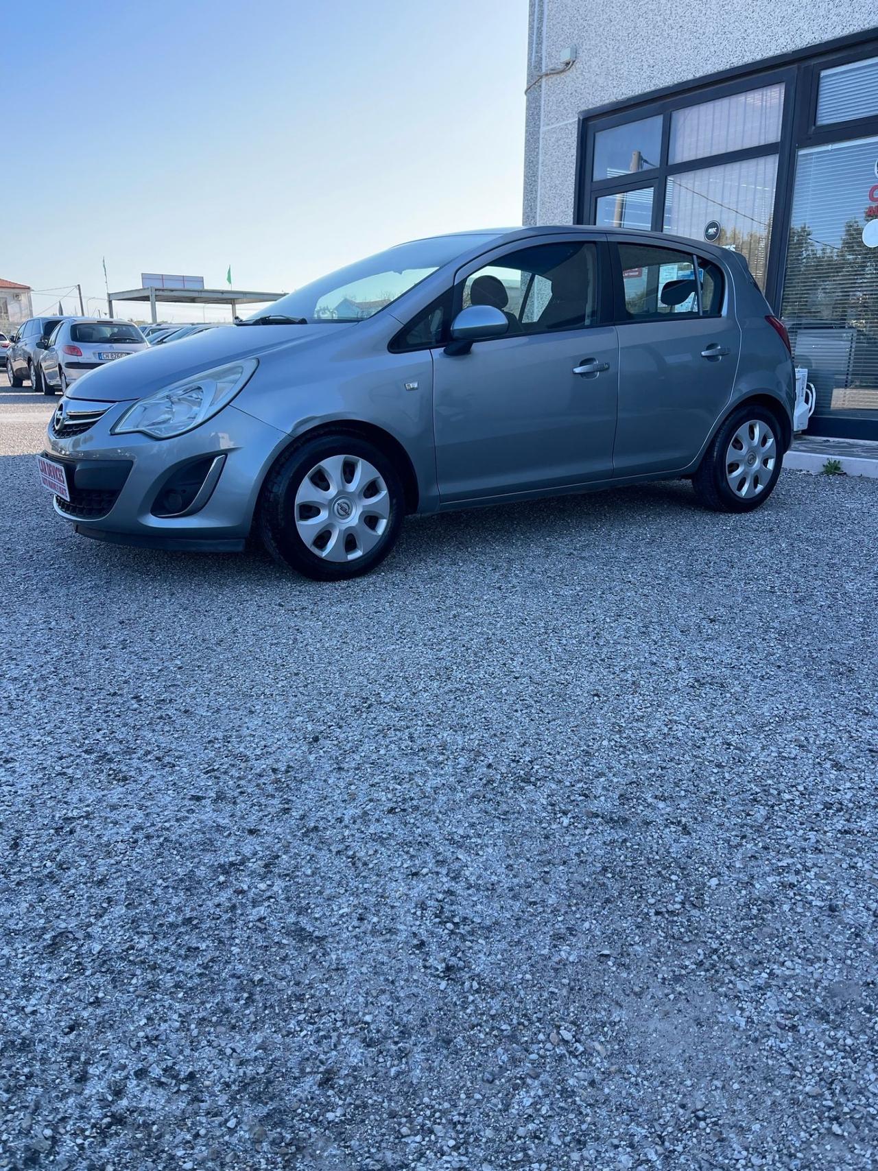 Opel Corsa 1.2 - GPL- NEOPATENTATI