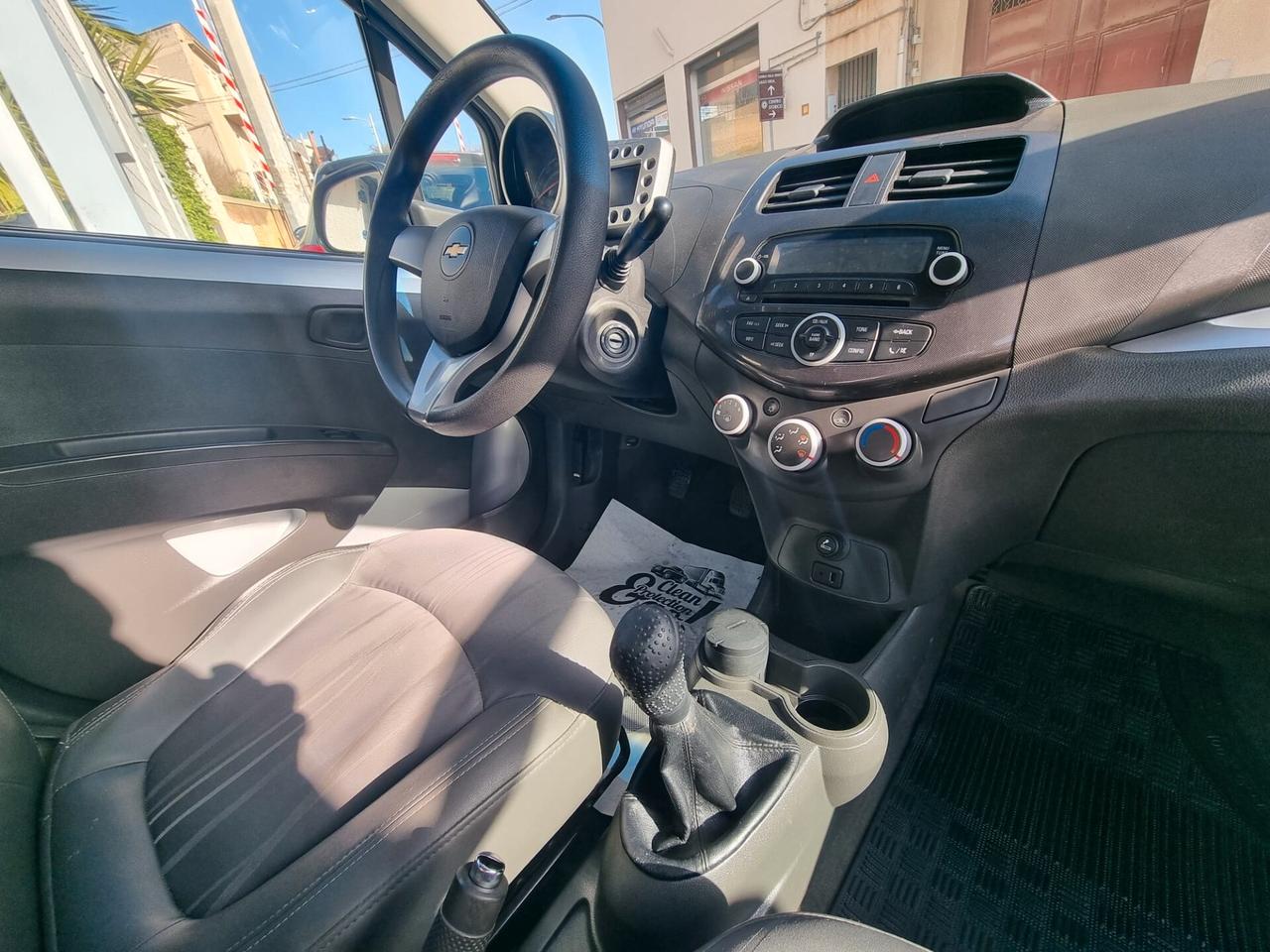 Chevrolet Spark 1.0 LT