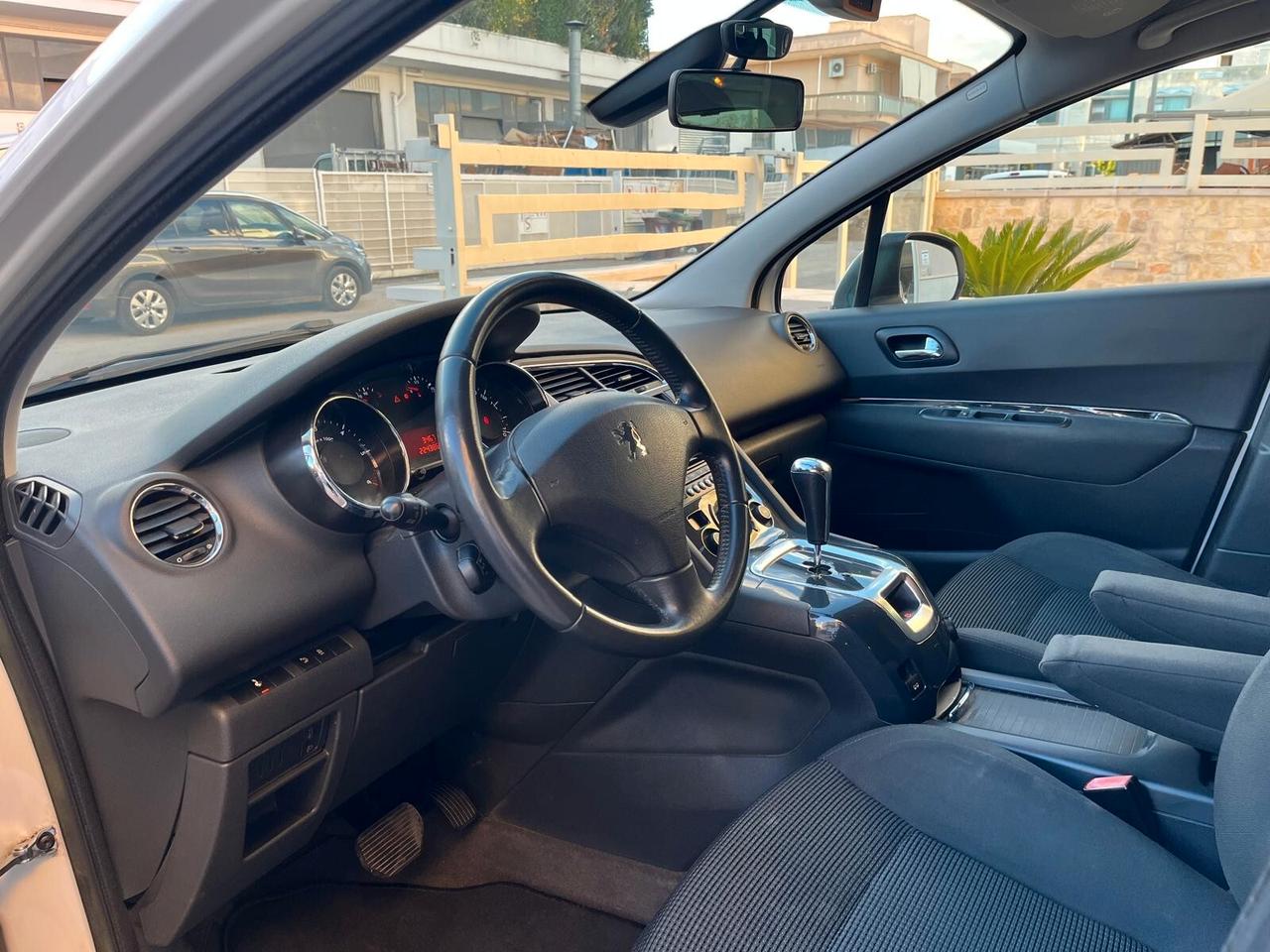 Peugeot 5008 1.6 e-HDi 115CV Stop&Start cambio robotizzato Active