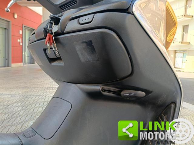 SUZUKI Burgman AN 400 S