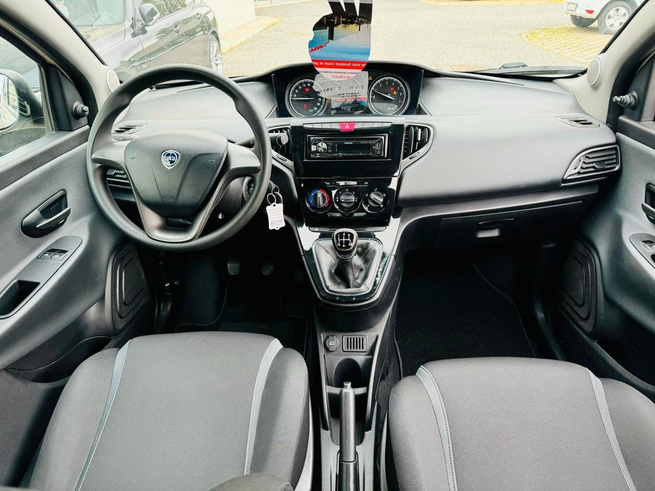 Lancia Ypsilon 1.2 69 CV 5 porte Platinum