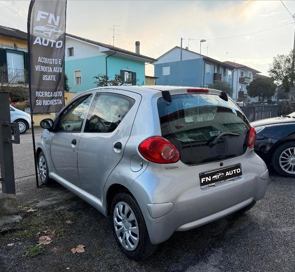 Toyota Aygo 1.0 5 P GARANZIA.