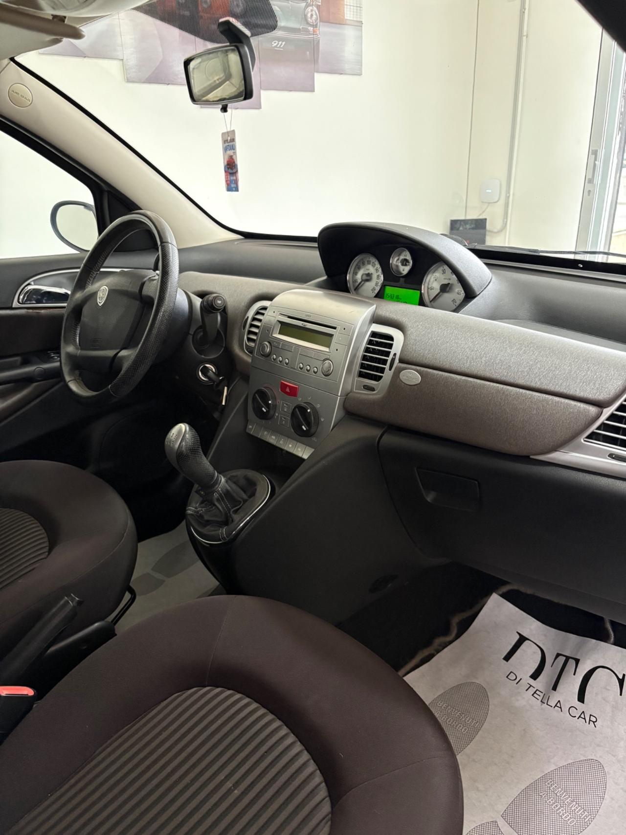 Lancia Ypsilon 1.3 MJT 75 CV