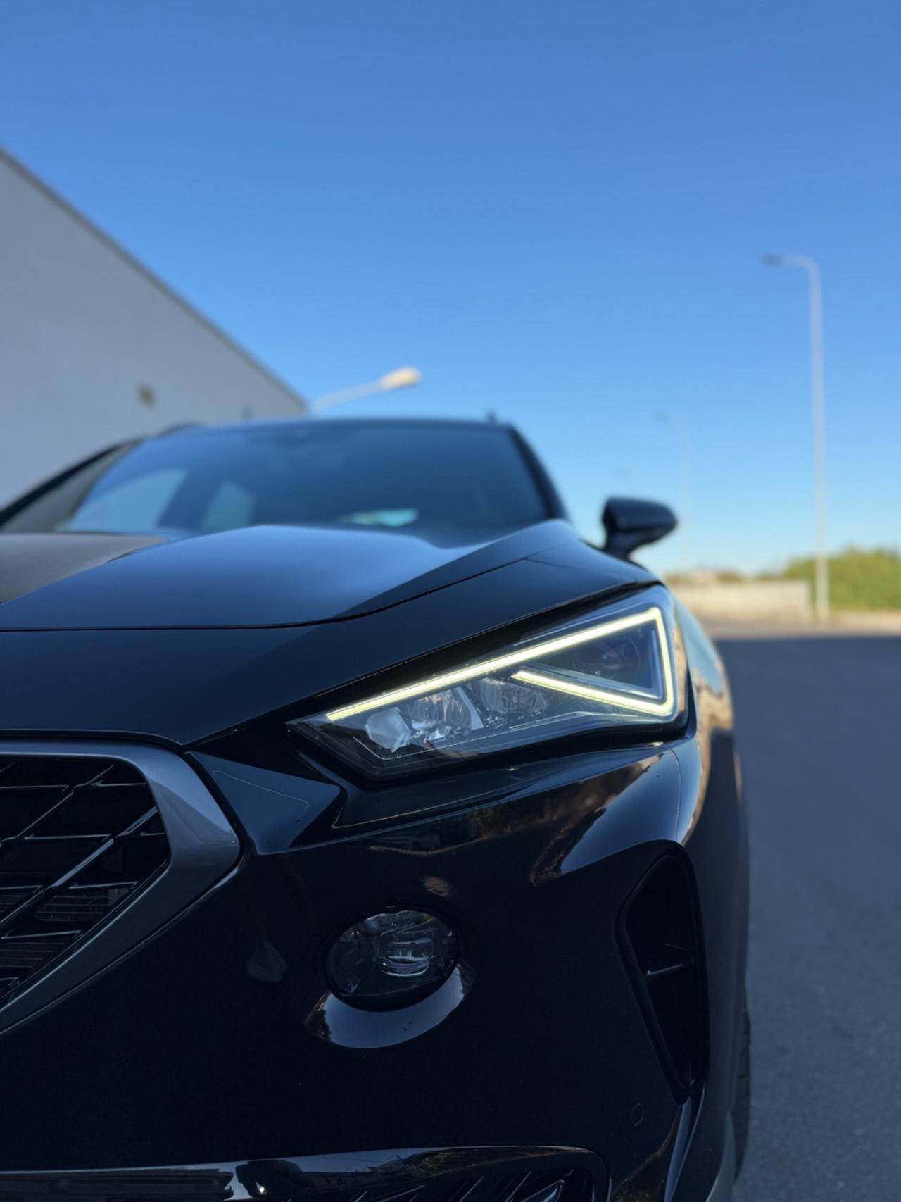 Cupra Formentor hybrid dsg LUCI SOFFUSE,TELECAMERA,VIRTUAL COCKPIT,NAVI,APPLE CARPLAY, FULL LED