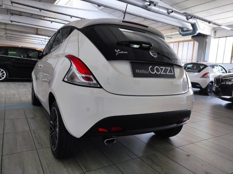 LANCIA Ypsilon 3ª serie - Ypsilon 1.0 FireFly 5 porte S&S Hybrid Gold