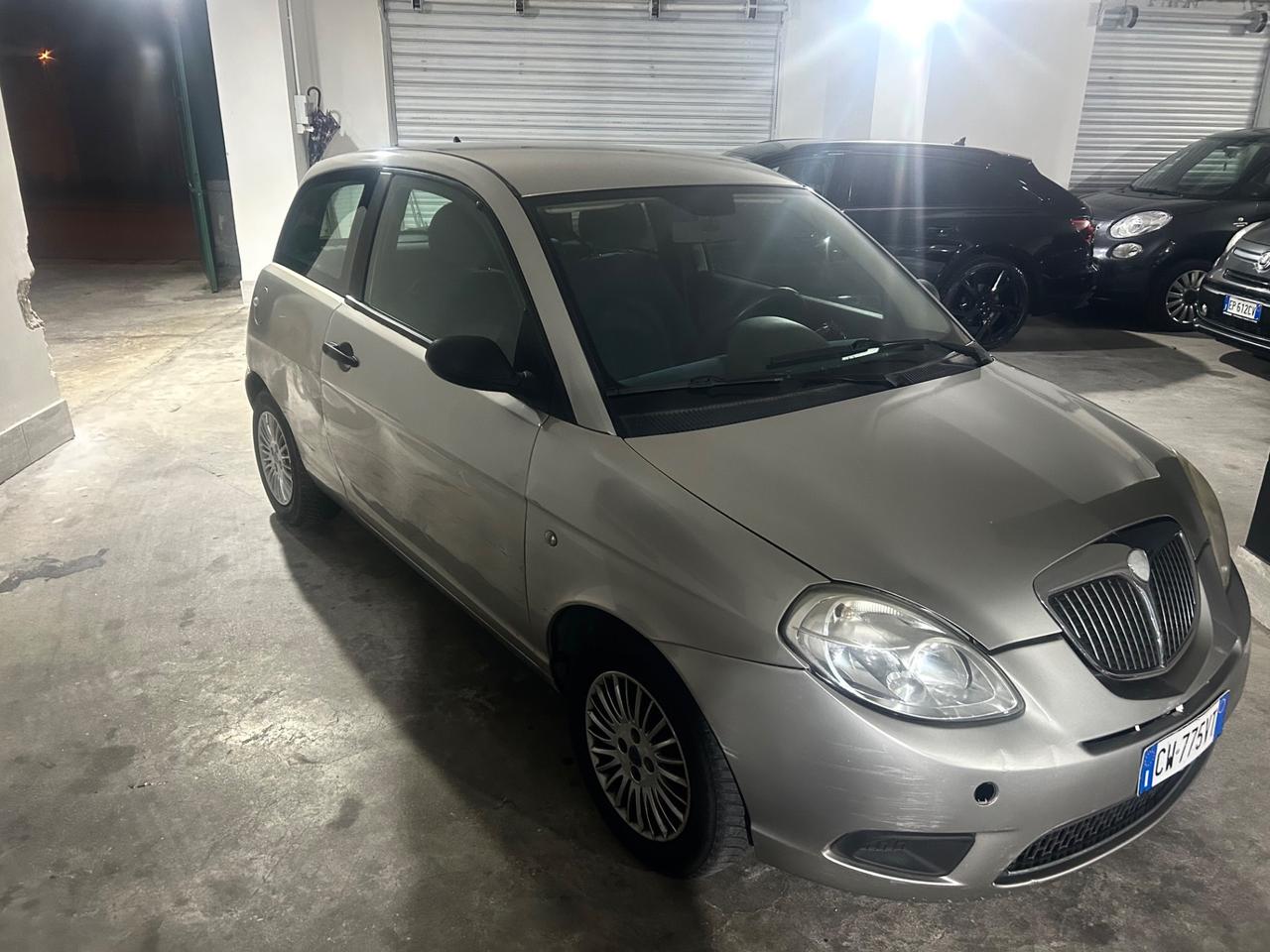 Lancia Ypsilon 1.2 16V Argento