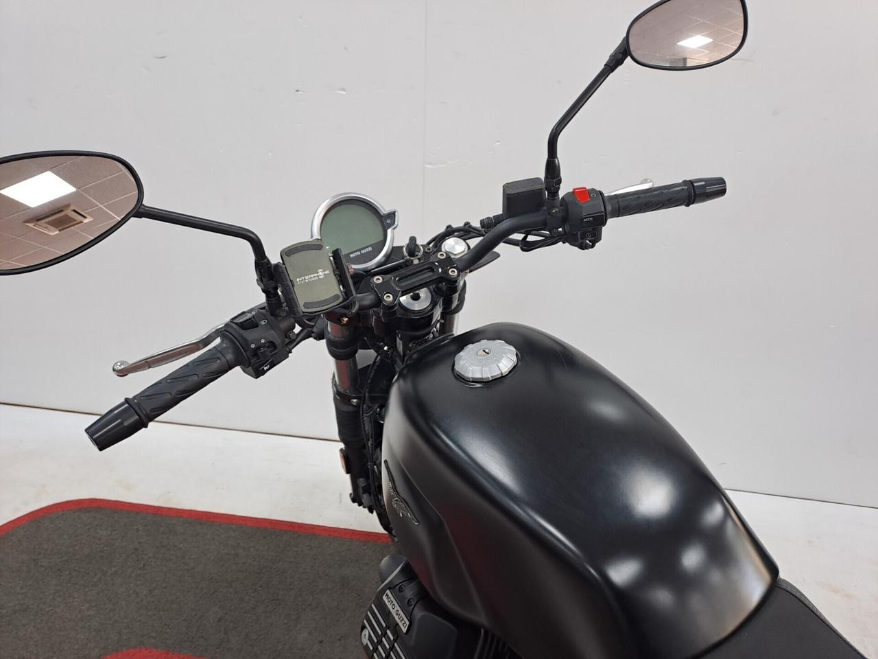 Moto Guzzi V7 Stone DA 65 € AL MESE – SENZA ANTICIPO