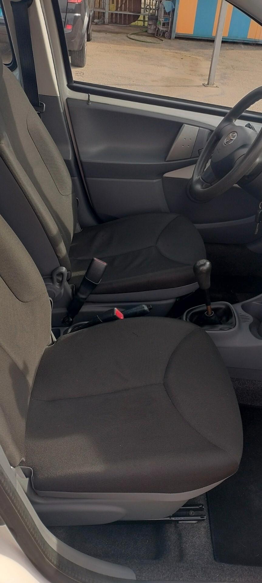 Toyota Aygo 1.0 12V VVT-i 5 porte Now Connect