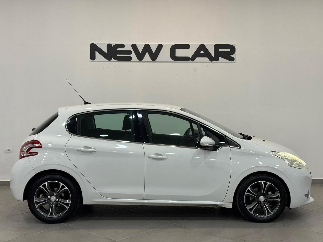 Peugeot 208 1.6 e-HDi 92 CV Stop&Start 5 porte Allure