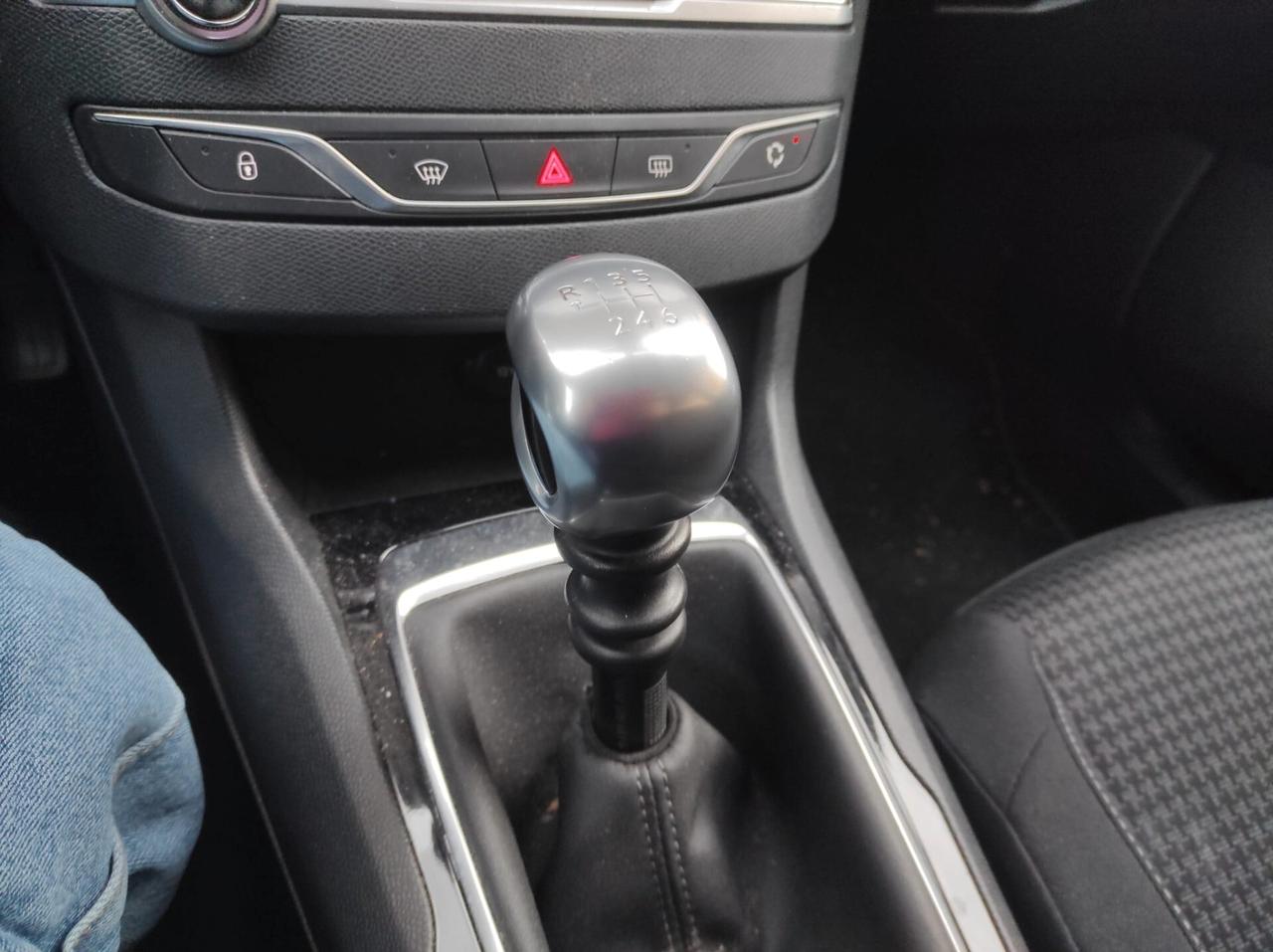 Peugeot 308 BlueHDi 100 S&S Business