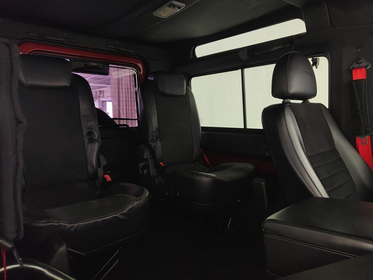 LAND ROVER Defender 90 2.4 td SE SW