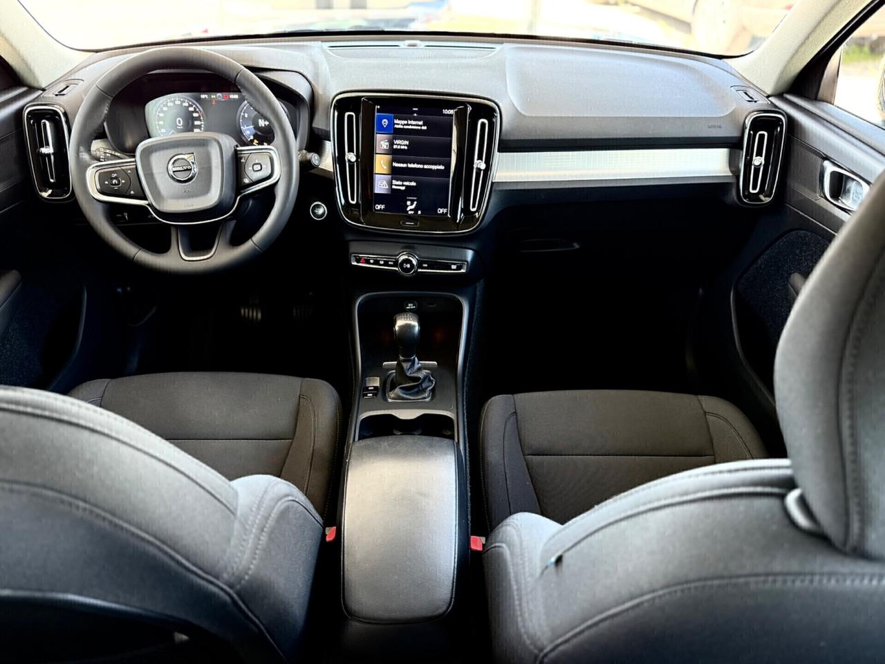 Volvo XC40 T3 *LED*CERCHI18*UNIPRO