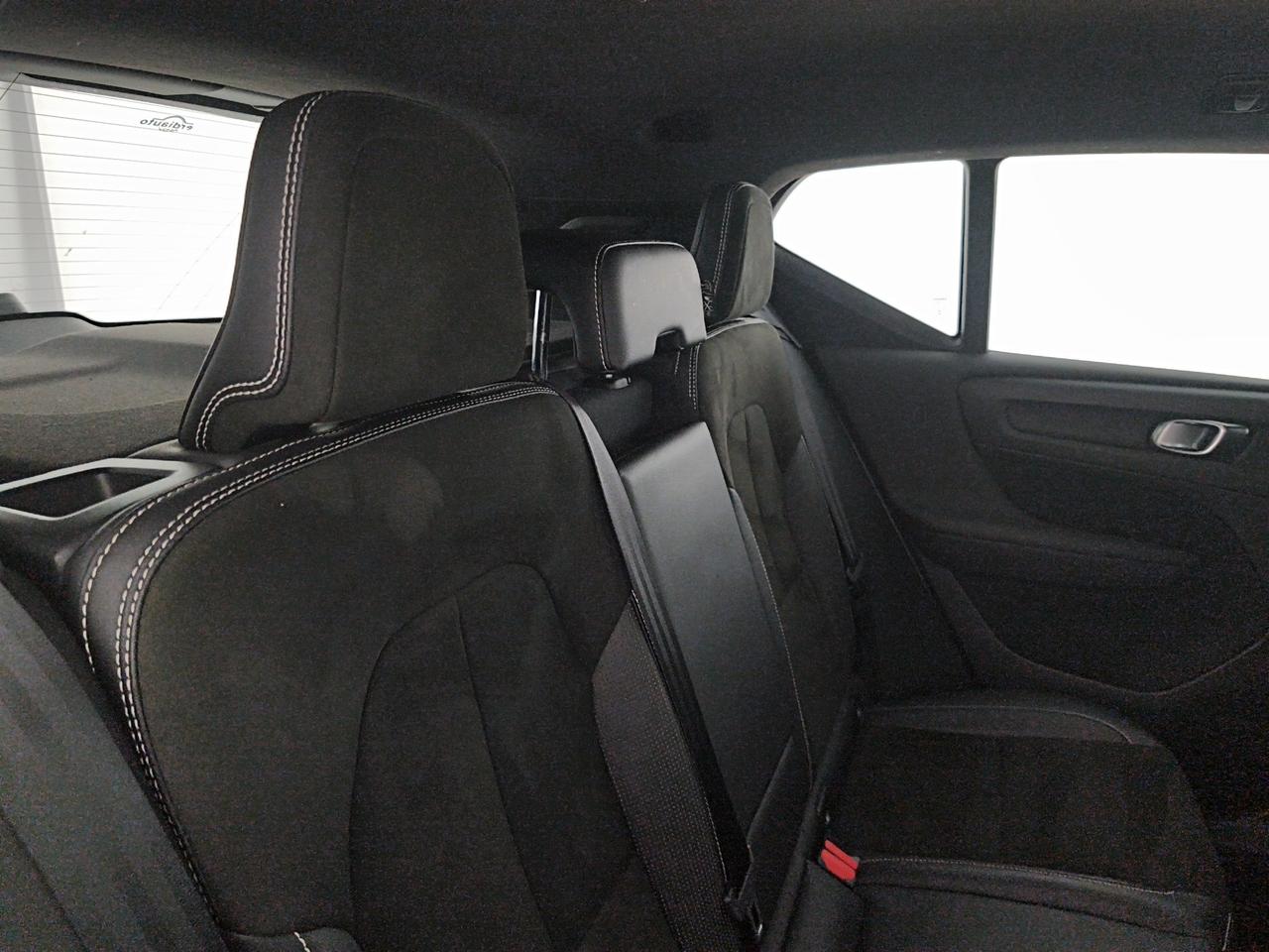 Volvo XC40 2.0 d4 R-design awd