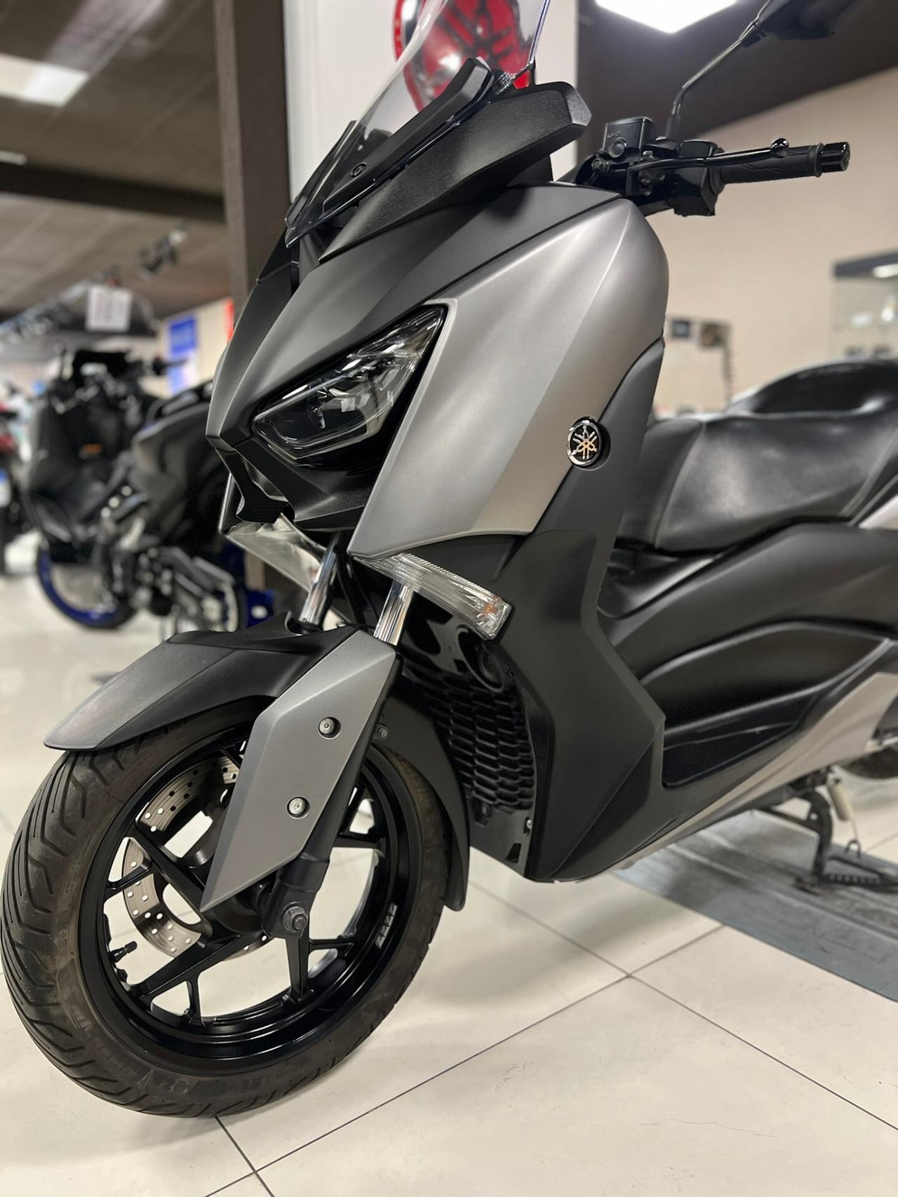 Yamaha X-Max 300