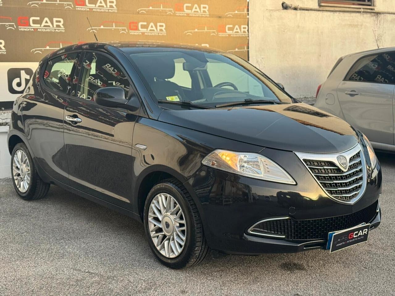 Lancia Ypsilon 1.2 69 CV 5 porte S&S Gold