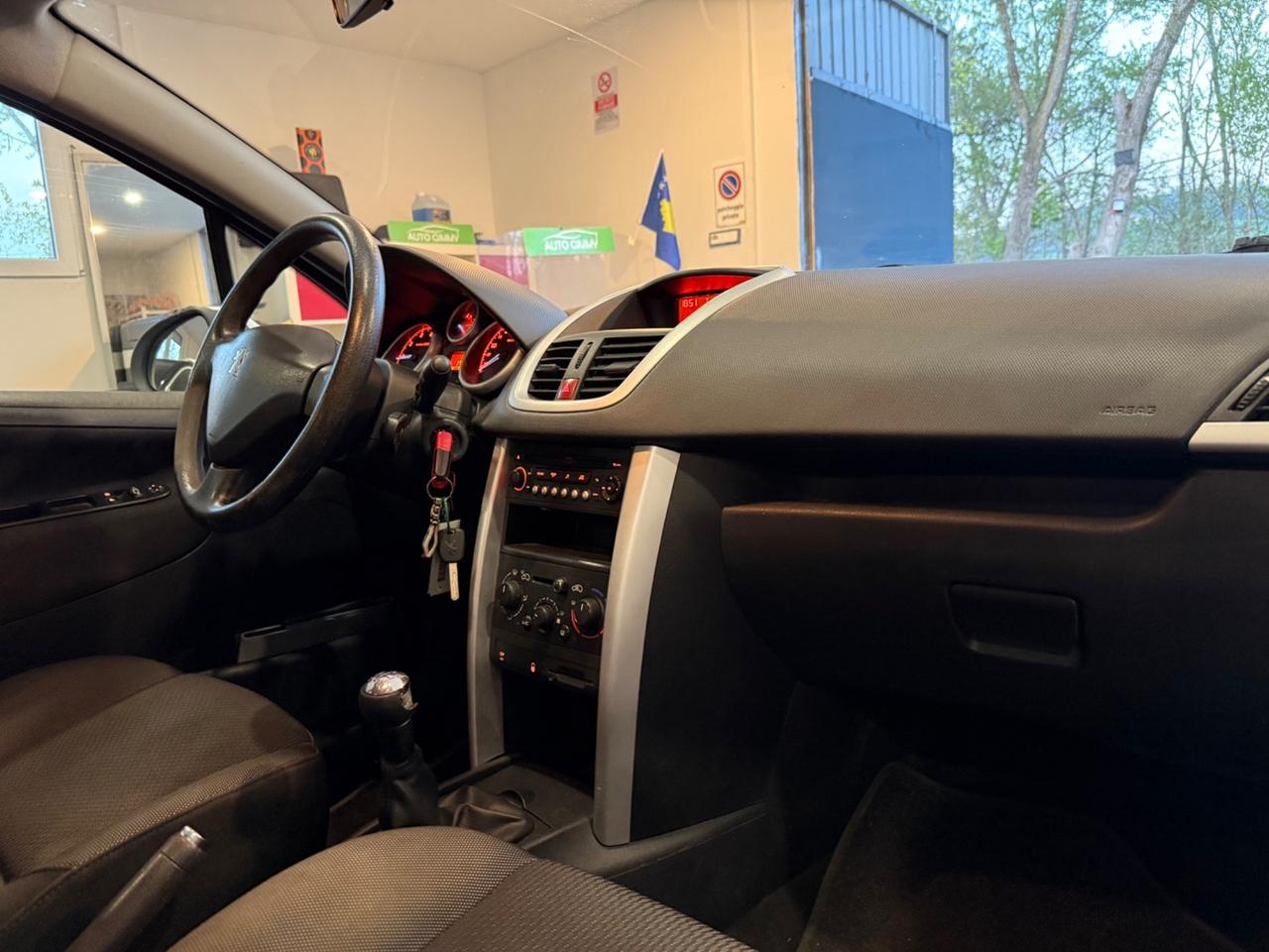 Peugeot 207 1.4 GPL BENZINA NEOPATENTATI