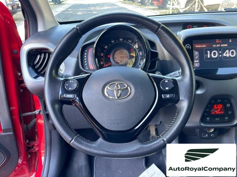 Toyota Aygo 1.0 VVT-i x-clusiv red style MMT