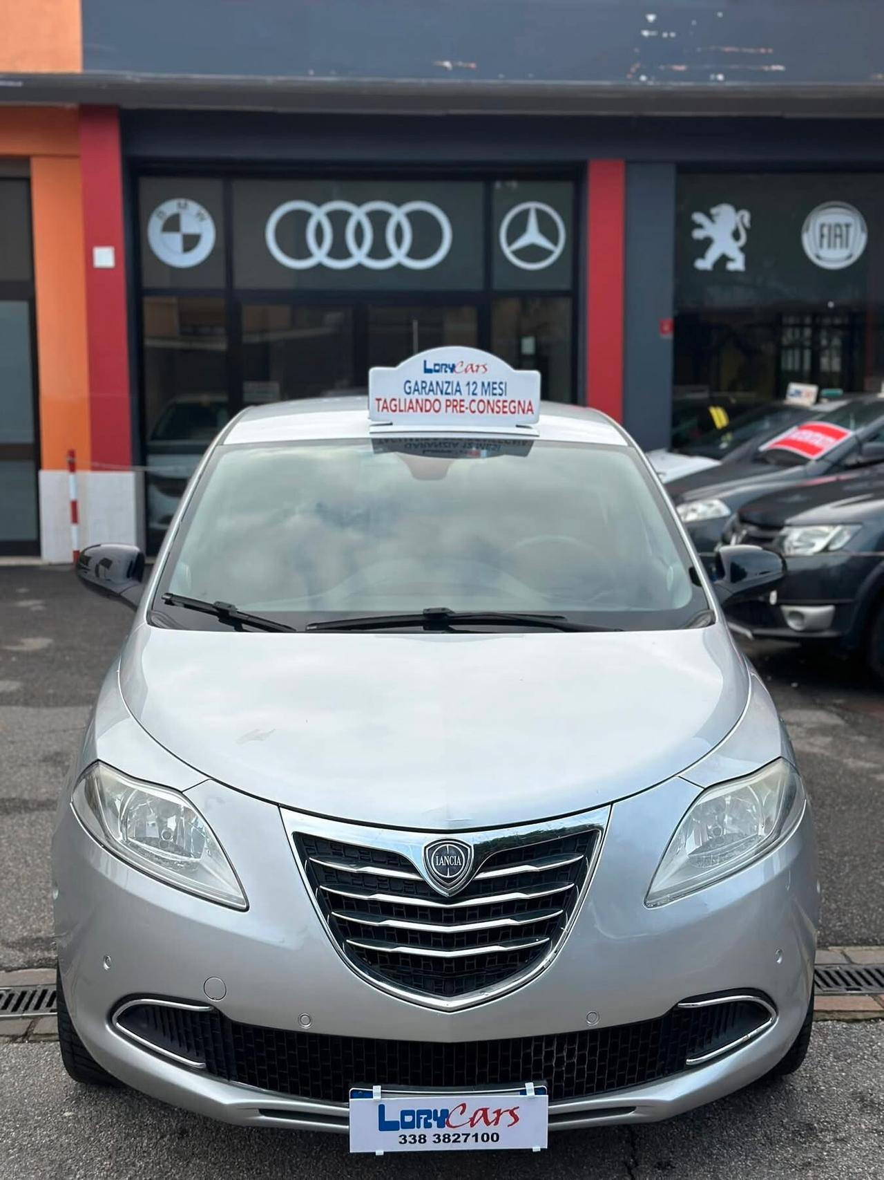 Lancia Ypsilon 0.9 TwinAir 85 CV 5 porte S&S Silver NEOPATENTATI