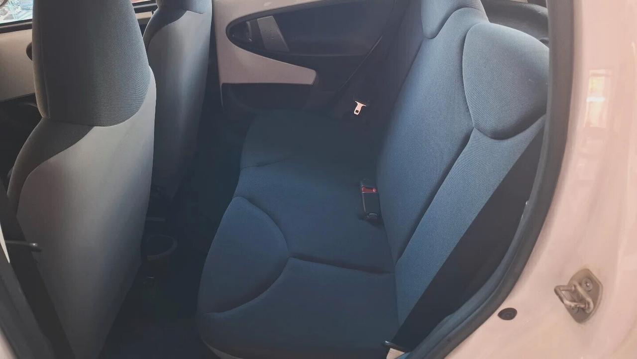 Toyota Aygo 1.0 12V VVT-i 5 porte Active Connect