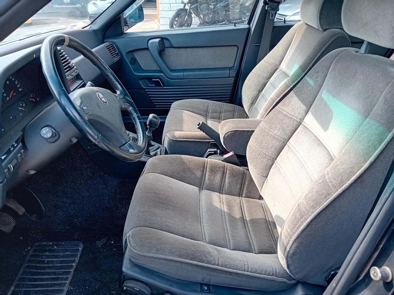 Alfa Romeo 164 3.0i V6 24V cat Super