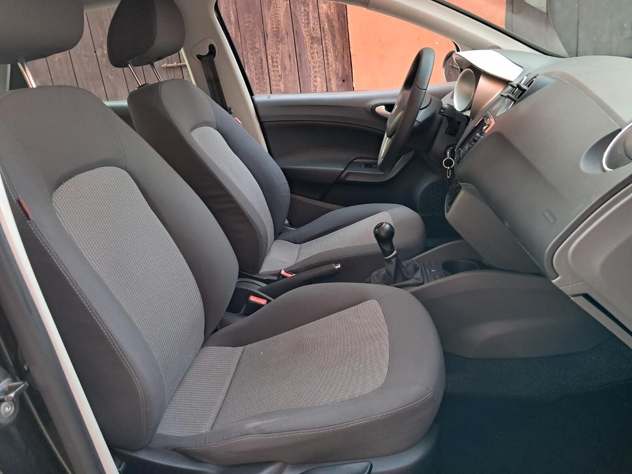 Seat Ibiza 1.4 5 porte Style gpl valido neopatentati