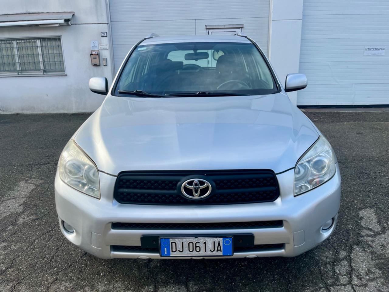 Toyota RAV4 2.2D-4D 155.000km 2007 4x4 perfetta