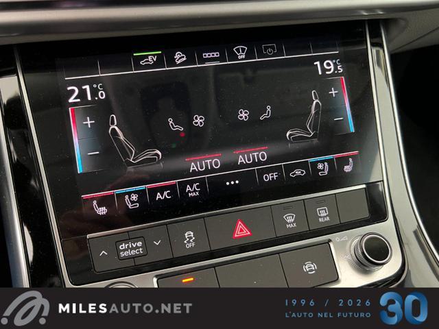 AUDI Q8 55 TFSI e tiptronic Sport 7 ANNI GARANZIA
