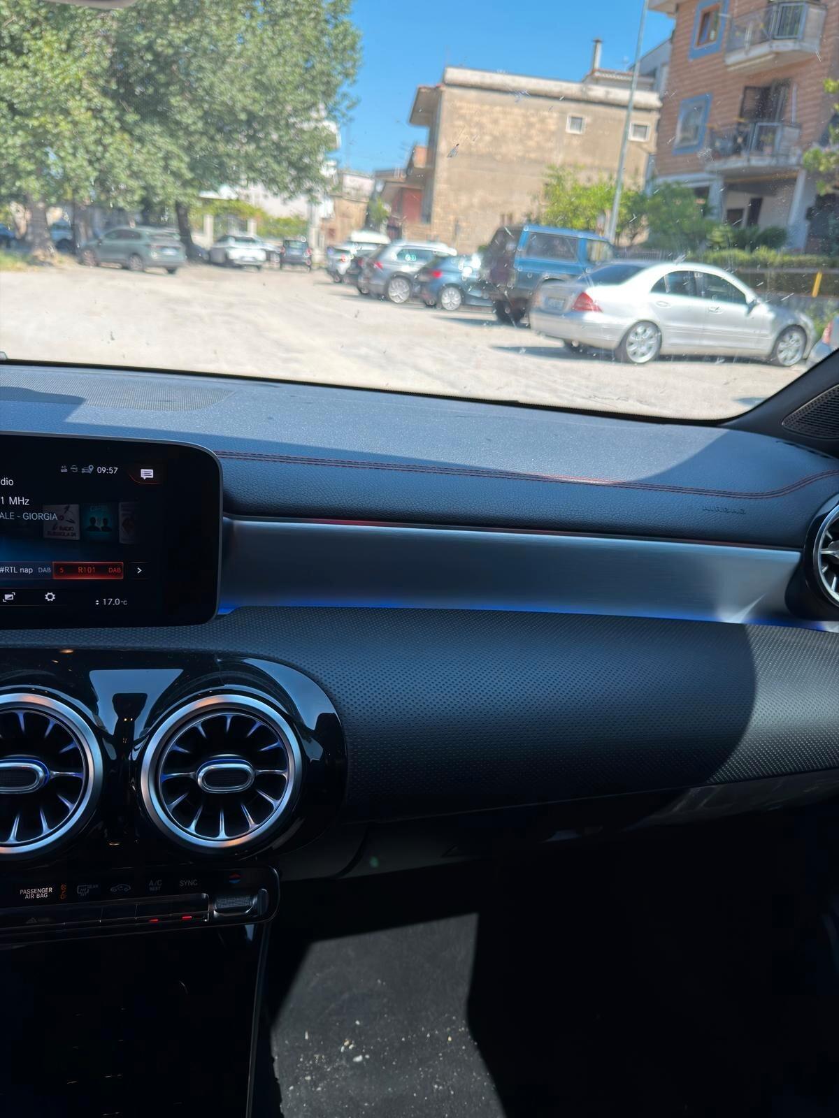 MERCEDES CLA 200D AMG SPORT