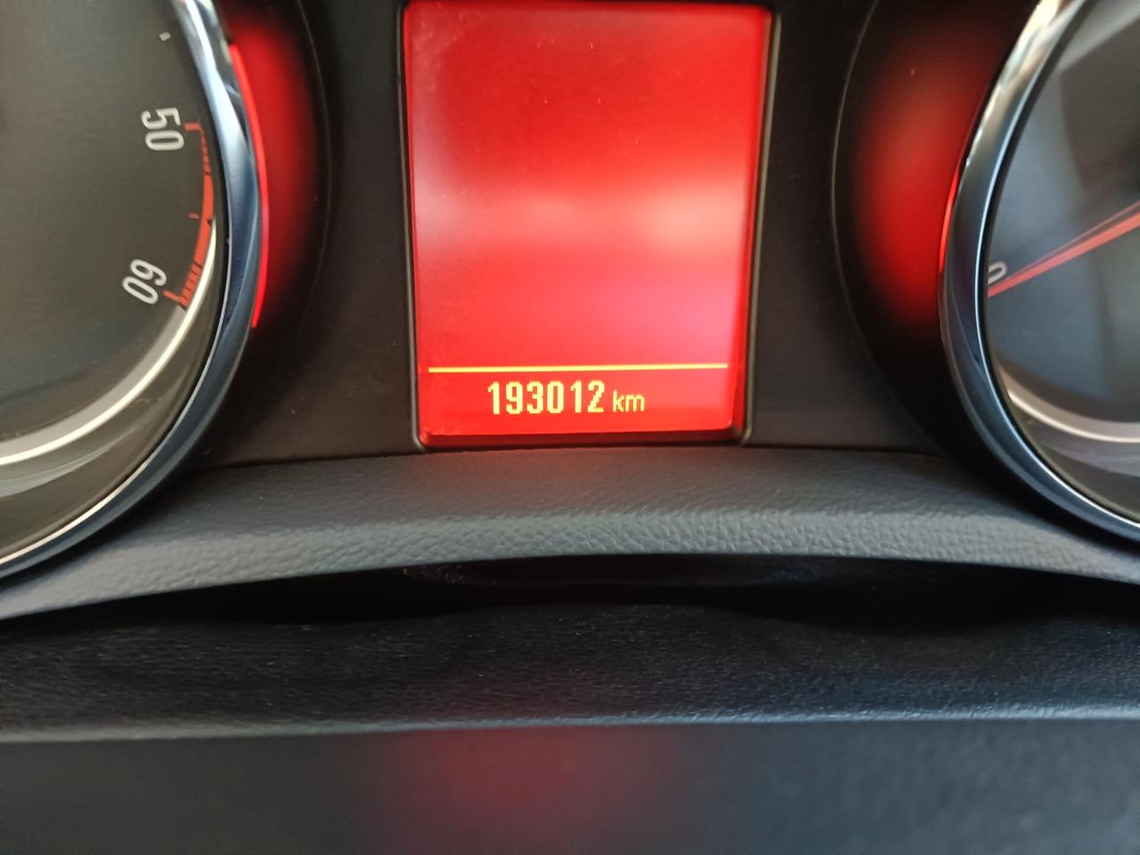 OPEL MOKKA 1.6 DIESEL 136CV-4x4-GANCIO TRAINO-Euro8690