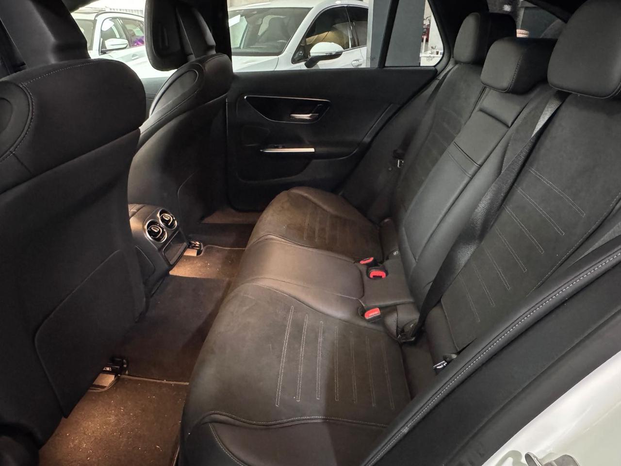 Mercedes-Benz C 200 AMG Line Premium Plus C #7560